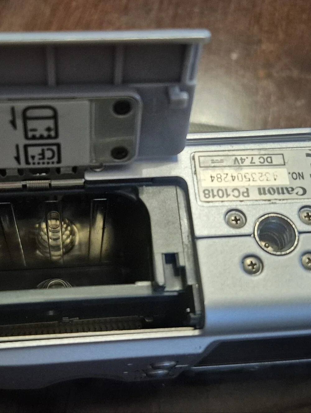 Canon PowerShot S30 3.2MP Digital Camera 3X Zoom PC1018 Vintage Untested